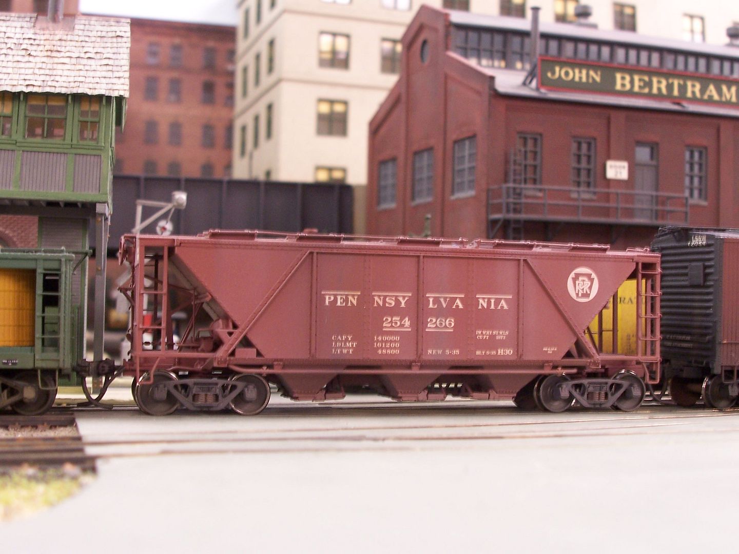 Covered hoppers of the 1930's to early 1940's RTR in HO scale, better